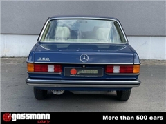 Sedan Mercedes-Benz 250 Lang Pullmann W123