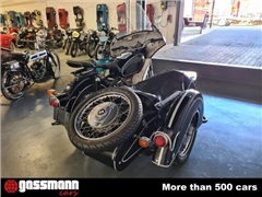 Motor BMW R 60 mit Beiwagen