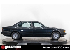 Sedan BMW 750 IL Limousine Lang - E32