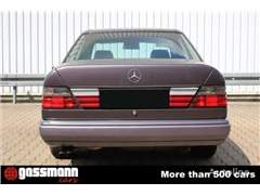 Sedan Mercedes-Benz 300 D Limousine, W124 - ca. 19