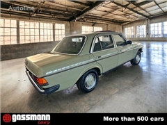 Sedan Mercedes-Benz 200 Limousine - W123