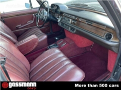 Sedan Mercedes-Benz 300 SEL/8 6.3 W109