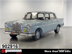 Sedan Mercedes-Benz 220 SEB Heckflosse W111