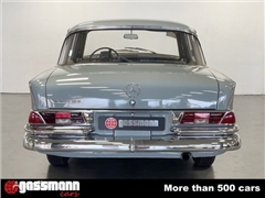 Sedan Mercedes-Benz 220 SEB Heckflosse W111