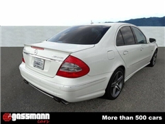 Sedan Mercedes-Benz E 63 AMG Limousine W211, Recht