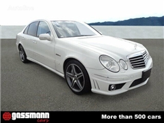 Sedan Mercedes-Benz E 63 AMG Limousine W211, Recht