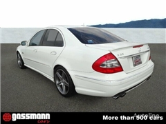 Sedan Mercedes-Benz E 63 AMG Limousine W211, Recht