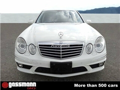 Sedan Mercedes-Benz E 63 AMG Limousine W211, Recht