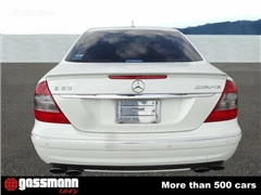 Sedan Mercedes-Benz E 63 AMG Limousine W211, Recht