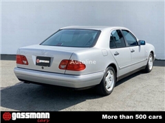 Sedan Mercedes-Benz E 320 Avantgarde W210