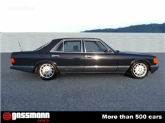 Sedan Mercedes-Benz 300 SE Limousine W126, mehrfac