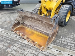 Ładowarka kołowa Caterpillar 908 M BUCKET AND FORK