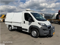 Peugeot Boxer 335 2.2 HDI Veegvuilkipper Just 156.275 km!