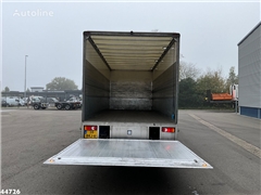 Volvo FL 250 Euro 6 met Dhollandia laadklep