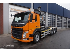 Volvo FM 420 8x2 HMF 28 ton/meter laadkraan