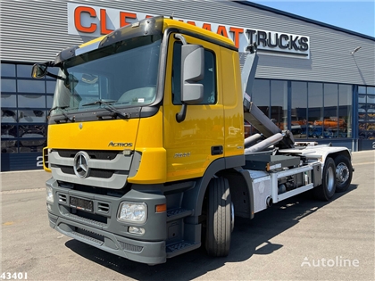 Mercedes Actros Ciężarówka hakowiec Mercedes-Benz Actros 2544 VDL 20 Ton haakarmsysteem