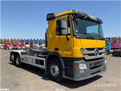 Mercedes Actros Ciężarówka hakowiec Mercedes-Benz Actros 2544 VDL 20 Ton haakarmsysteem