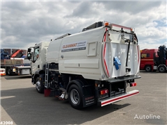 Zamiatarka DAF FA LF 230 Johnston VT 650