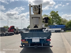 Podnośnik koszowy Volvo FM 330 Terex 42 meter hoog