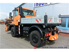 Wielofunkcyjna maszyna komunalna Unimog U400