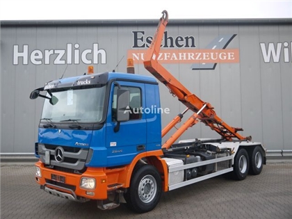 Mercedes Actros Ciężarówka hakowiec Mercedes-Benz Actros MP3 2644 |