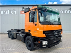 Mercedes Actros Ciężarówka hakowiec Mercedes-Benz Actros 2644 MP2