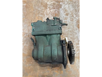 VOLVO COMPRESSOR 21172036