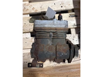 VOLVO COMPRESSOR 20893680