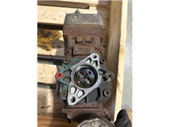 VOLVO COMPRESSOR 20893680