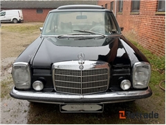 Sprzedam sedan Mercedes-Benz 200 poprzez aukcję