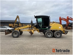 Sprzedam równiarka New Holland F106.7A poprzez auk