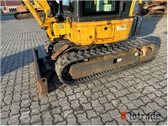 Sprzedam minikoparka Komatsu PC22MR-3 poprzez aukc