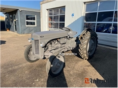 Sprzedam mini traktor Massey Ferguson TEA 20 poprz
