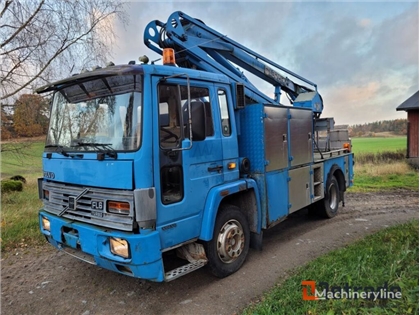 Sprzedam podnośnik koszowy Volvo FL612 poprzez auk