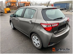 Sprzedam hatchback Toyota Yaris 1.5 Hybrid AUT. E-