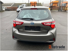 Sprzedam hatchback Toyota Yaris 1.5 Hybrid AUT. E-