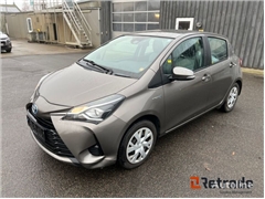 Sprzedam hatchback Toyota Yaris 1.5 Hybrid AUT. E-