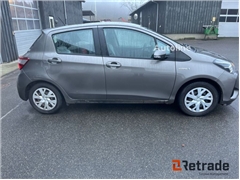 Sprzedam hatchback Toyota Yaris 1.5 Hybrid Aut. E-