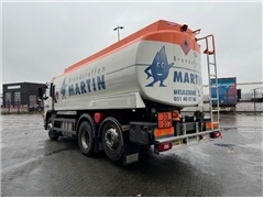 Volvo FM9 300 6X2 TANKWAGEN 4 COMP 18000 LITER