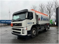 Volvo FM9 300 6X2 TANKWAGEN 4 COMP 18000 LITER