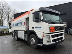 Volvo FM9 300 6X2 TANKWAGEN 4 COMP 18000 LITER