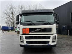 Volvo FM9 300 6X2 TANKWAGEN 4 COMP 18000 LITER