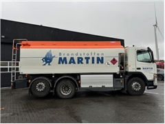 Volvo FM9 300 6X2 TANKWAGEN 4 COMP 18000 LITER