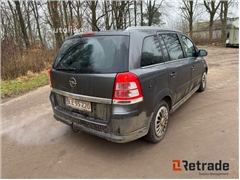 Sprzedam minivan Opel Zafira 1,7 cdti poprzez aukc