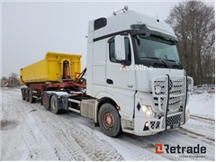 Mercedes Actros Sprzedam ciągnik siodłowy Mercedes-Benz ACTROS 480 Dragbil hydraulik snabblås med Tipptrailer 3-axlig PA poprzez aukcję + naczepa wywrotka