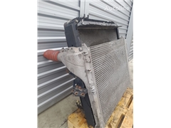 Chłodnica wody do ciągnika siodłowego Mercedes-Ben