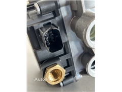 Modulator EBS WABCO 1747137 do ciągnika siodłowego