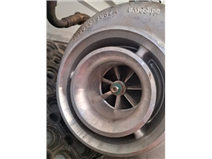 Turbosprężarka BorgWarner B3G 0M470 do ciągnika si