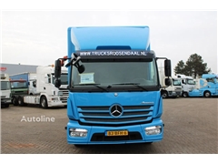 Mercedes Atego Ciężarówka furgon Mercedes-Benz Atego 818 + lift