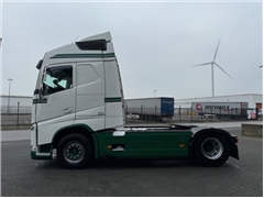 Volvo FH 500 GLOBETROTTER, DYNAMIC STEERING, ADR, LOW KM!